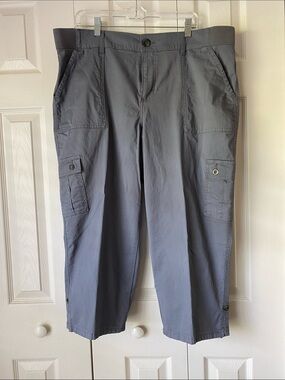 Lee Women's Gray Cargo Capris
